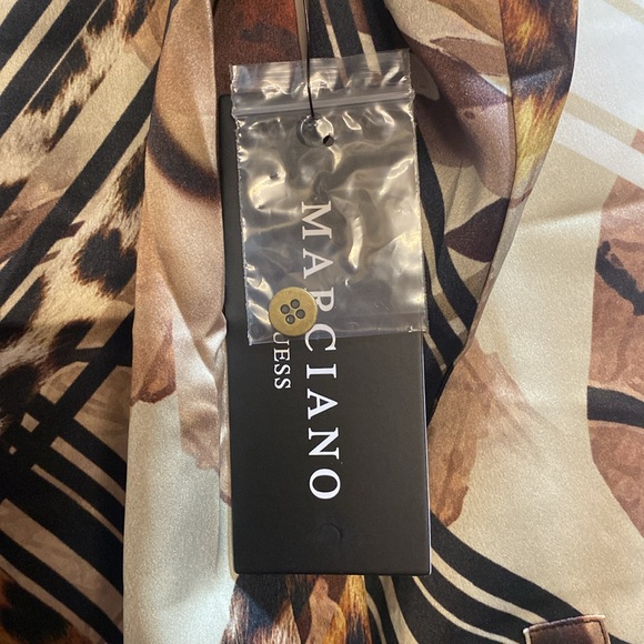 NWT Marciano Guess The Essence Blouse Size XS Leopard Lines Brown Multi Color - Picture 11 of 12